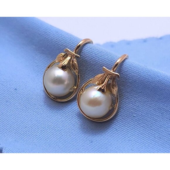 14K Yellow Gold Designer Hinged Screw Back Non-Pierced Round Pearl Earrings